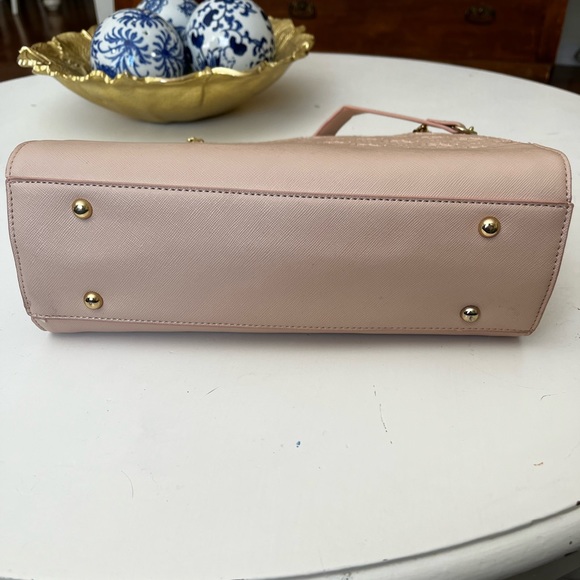 Light Pink Guess Purse - Picture 4 of 8